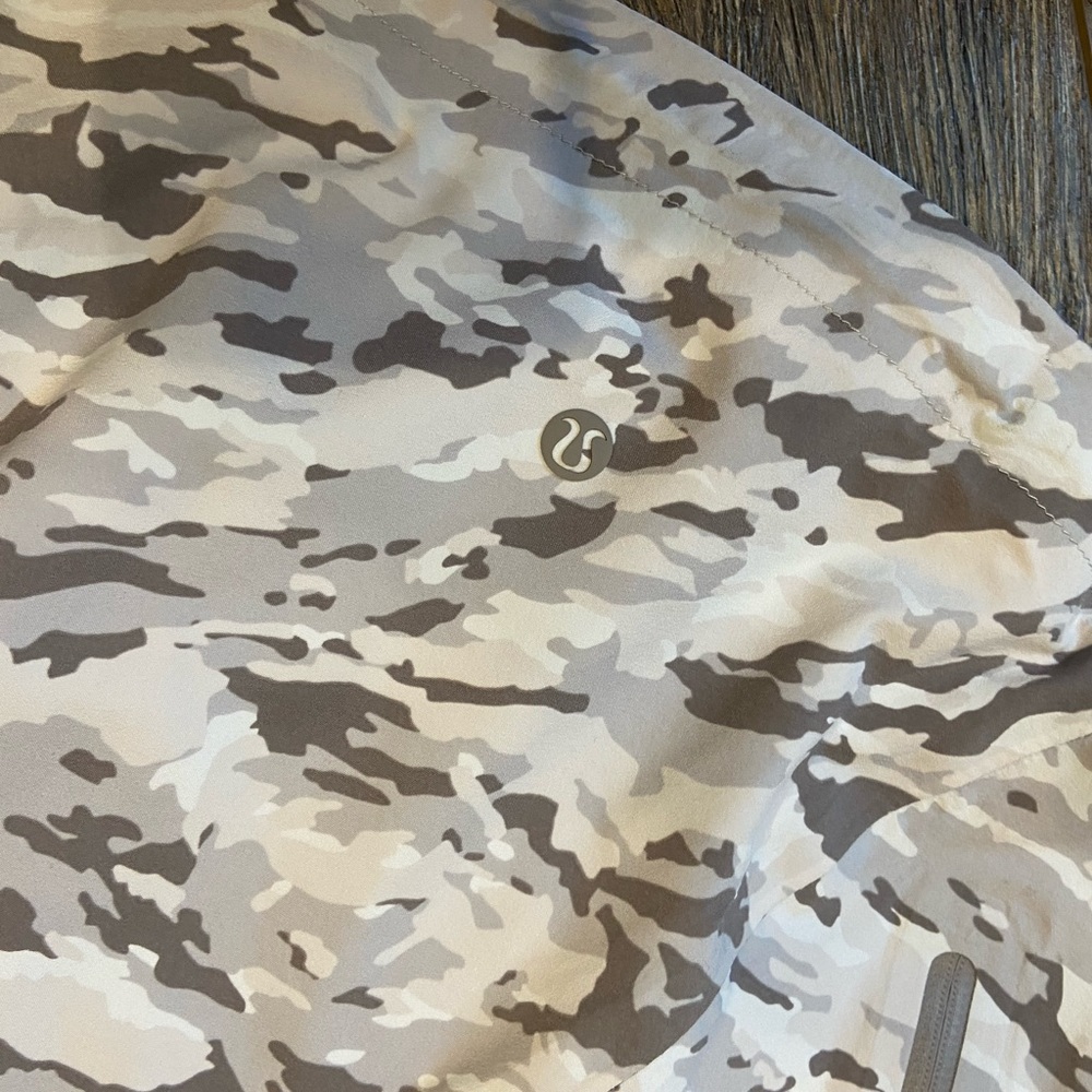 Lululemon jacket - Picture 4 of 4
